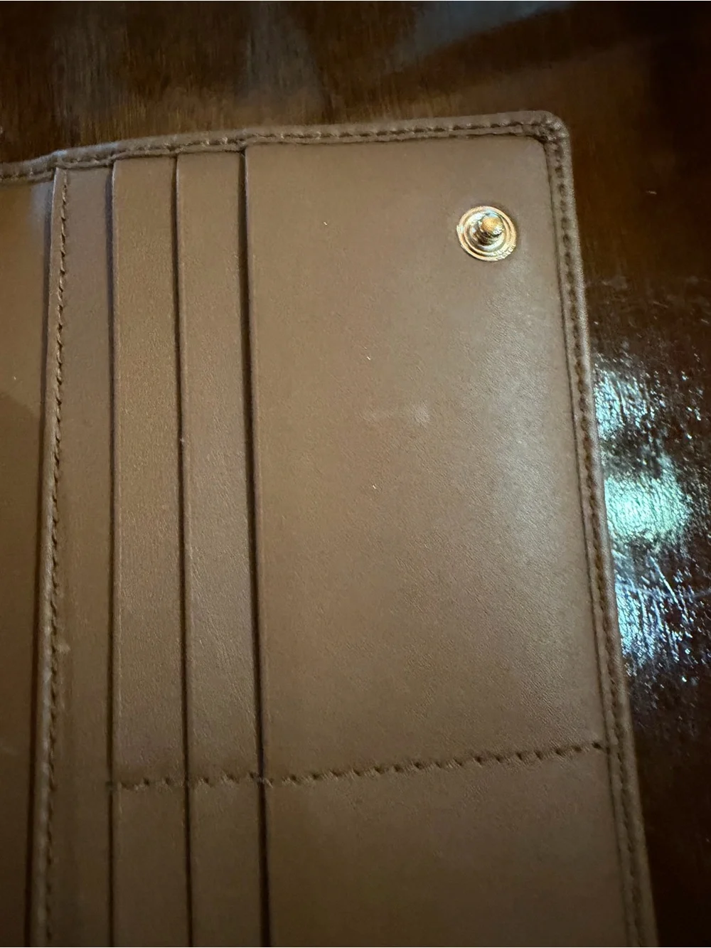 Gucci Emblem Long Wallet - Picture 5 of 6